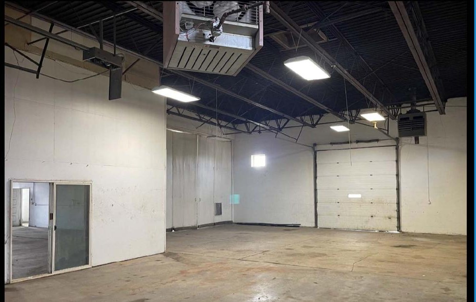 1909 N Industrial Ave — Airport Industrial Park — industrial property for lease in Sioux Falls, SD