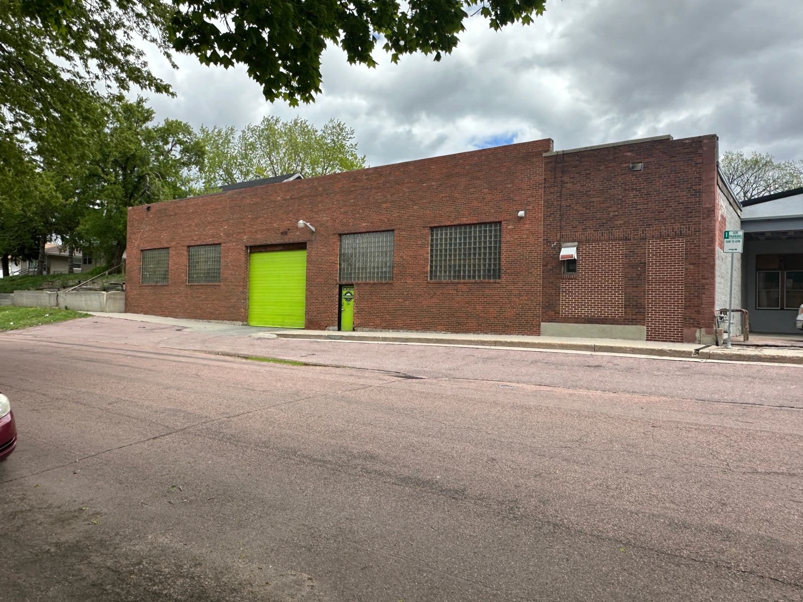 210 N Fairfax Ave — Price Reduced — Sioux Falls, SD commercial real estate for sale
