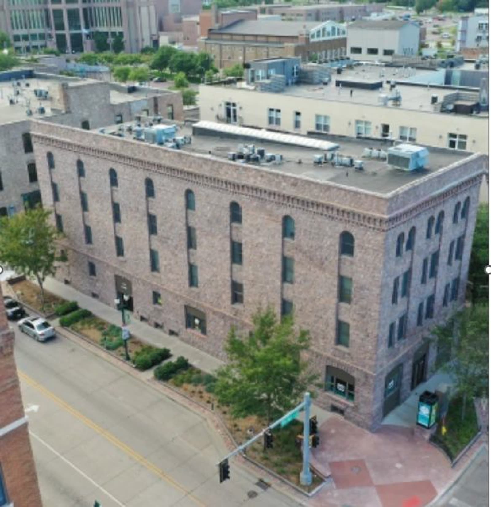 401 N Phillips Ave interior and exterior photo