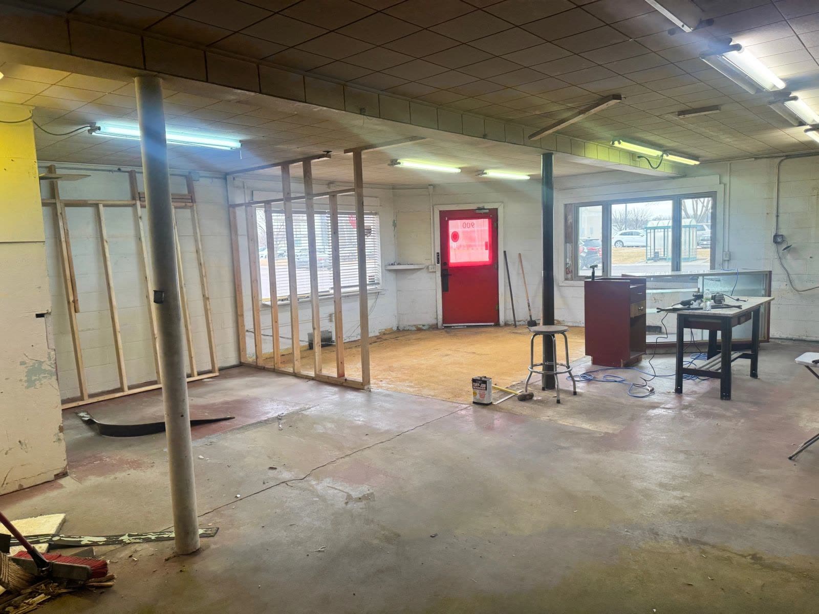 900 W 41st Street interior and exterior photo
